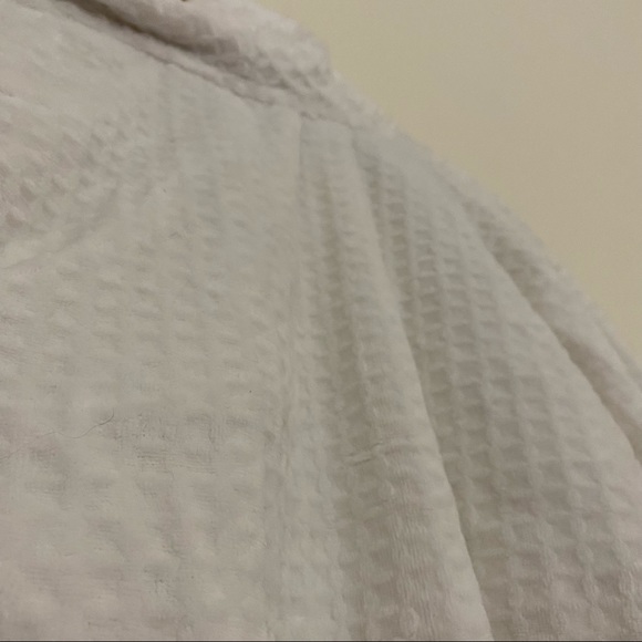 Plush White Robe - Picture 4 of 4